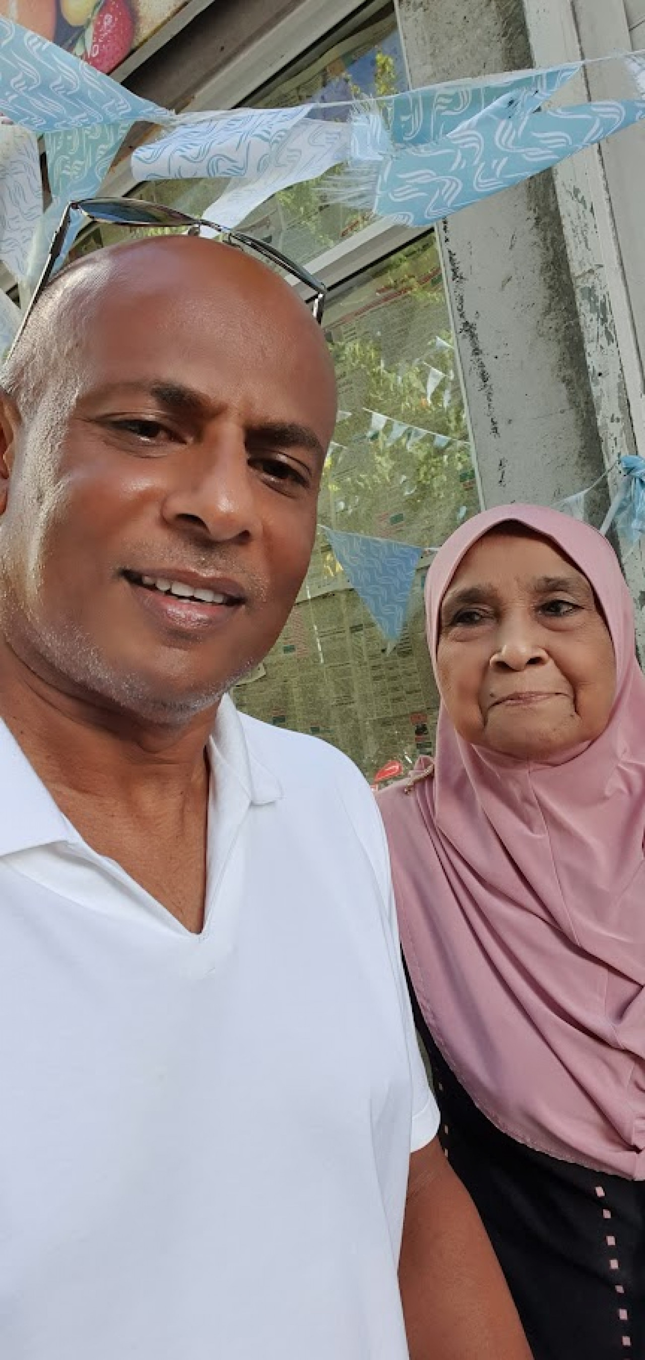 ތުއްތަ ގެ ހަދިޔާ އަބަދަށް ވެސް ފޮތް އަލަމާރި ފަޅުފިލުވާލަ ދޭނެ.