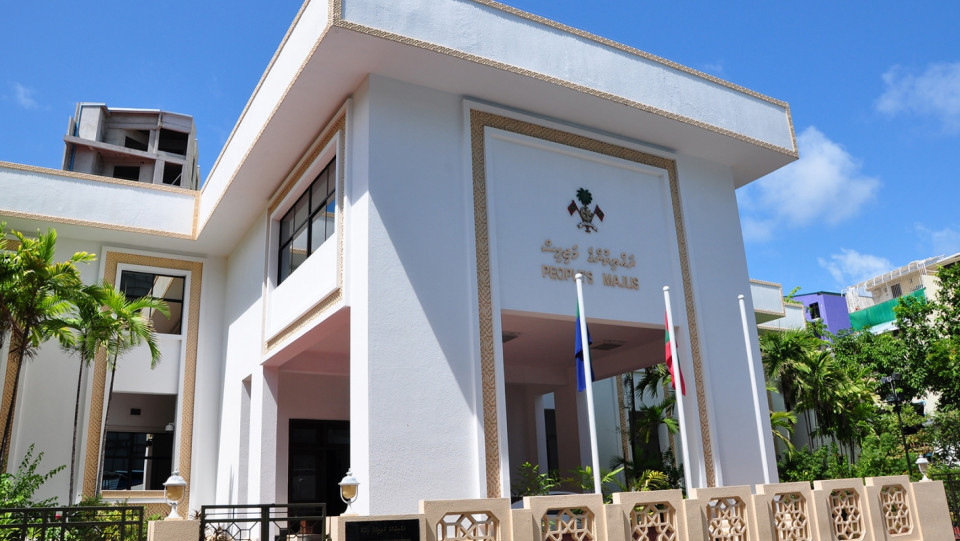ދައުލަތުގެ މީޑިއާ ޕީއެސްއެމުން ކަނޑައަޅާފައި އޮންނަ އެޑިޓޯރިއަލް ގިއުގަޑެއް އޮވެއެވެ. 