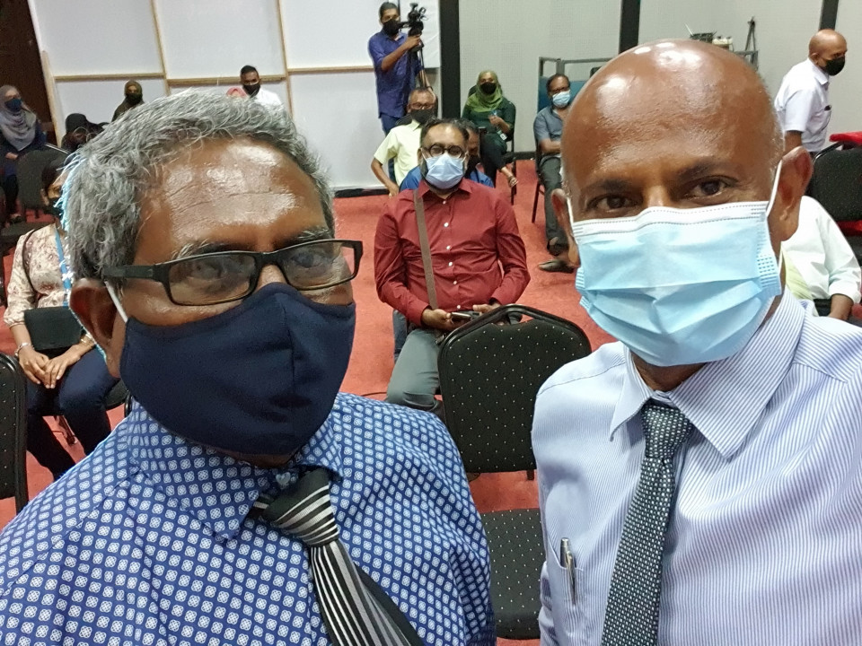 އާދަމް ލަތީފް - ކައިރިން ދަސްކުރަންވީ ފަސްކަމެއް