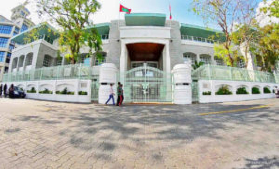 ހުރިހާ ކަމެއްވެސް ކުރެވޭނެ އަހަރެމެން ދިވެހީނަށް